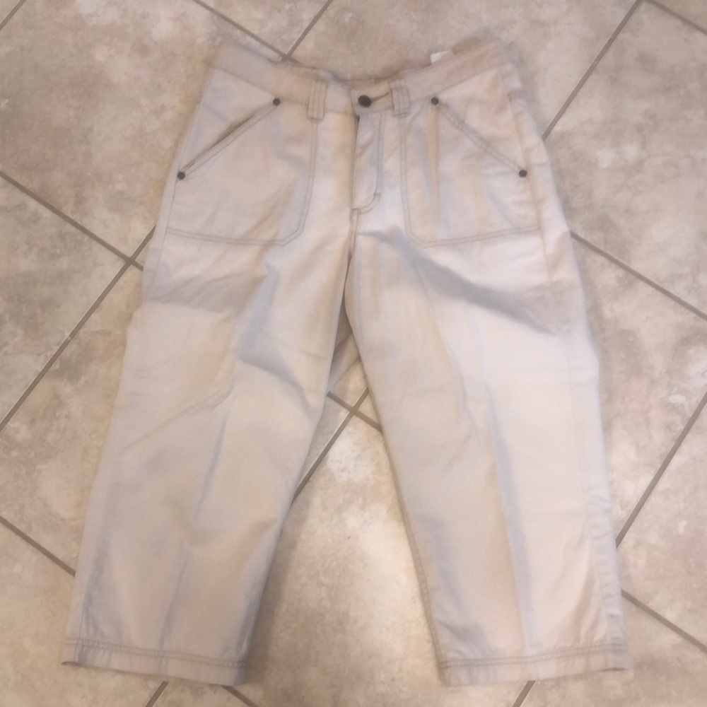 Capris - Picture 1 of 3